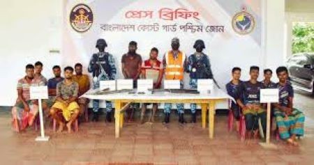 সুন্দরবনে জাহাঙ্গীর বাহিনীর আস্তানায় কোস্ট গার্ডের অভিযান: ৪ জেলে উদ্ধার, অস্ত্র-গুলিসহ পালাল ডাকাতরা